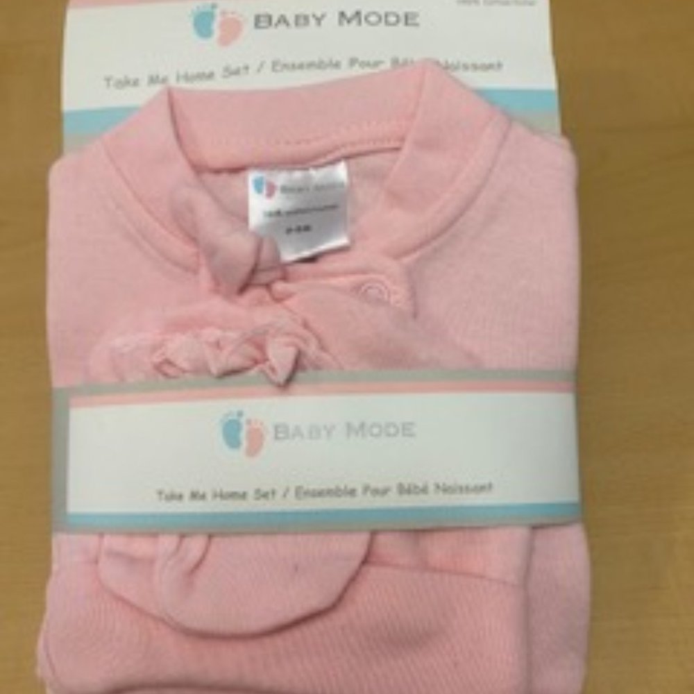 NWT  BABY MODE 3pc Pink Set - Sleeper, Cap and Mittens - Size 0-9m